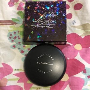 MAC Justine Skye Iridescent Pressed Powder